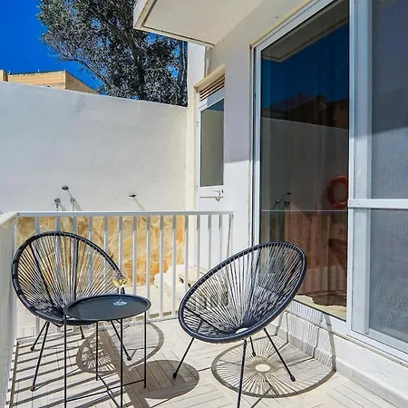 Apartment Maisonette With Communal Pool In