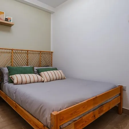 Maisonette With Communal Pool In Qala