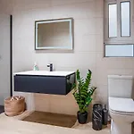 Maisonette With Communal Pool In