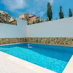 Maisonette With Communal Pool In *